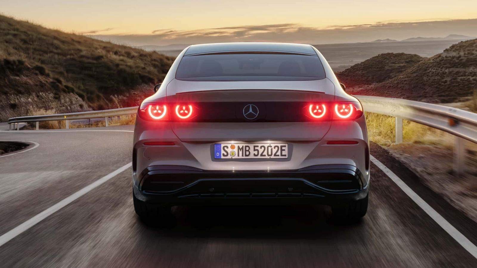 Ντεμπούτο για την πρώτη ηλεκτρική Mercedes C-Class